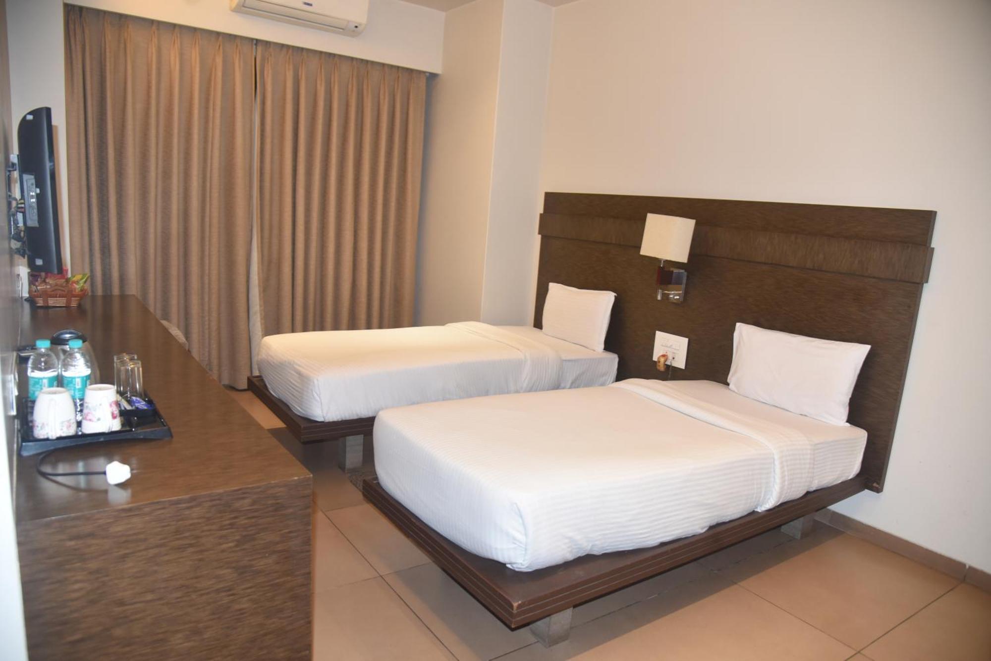 Hotel The Manor - A Boutique Hotel Jorhat Ngoại thất bức ảnh