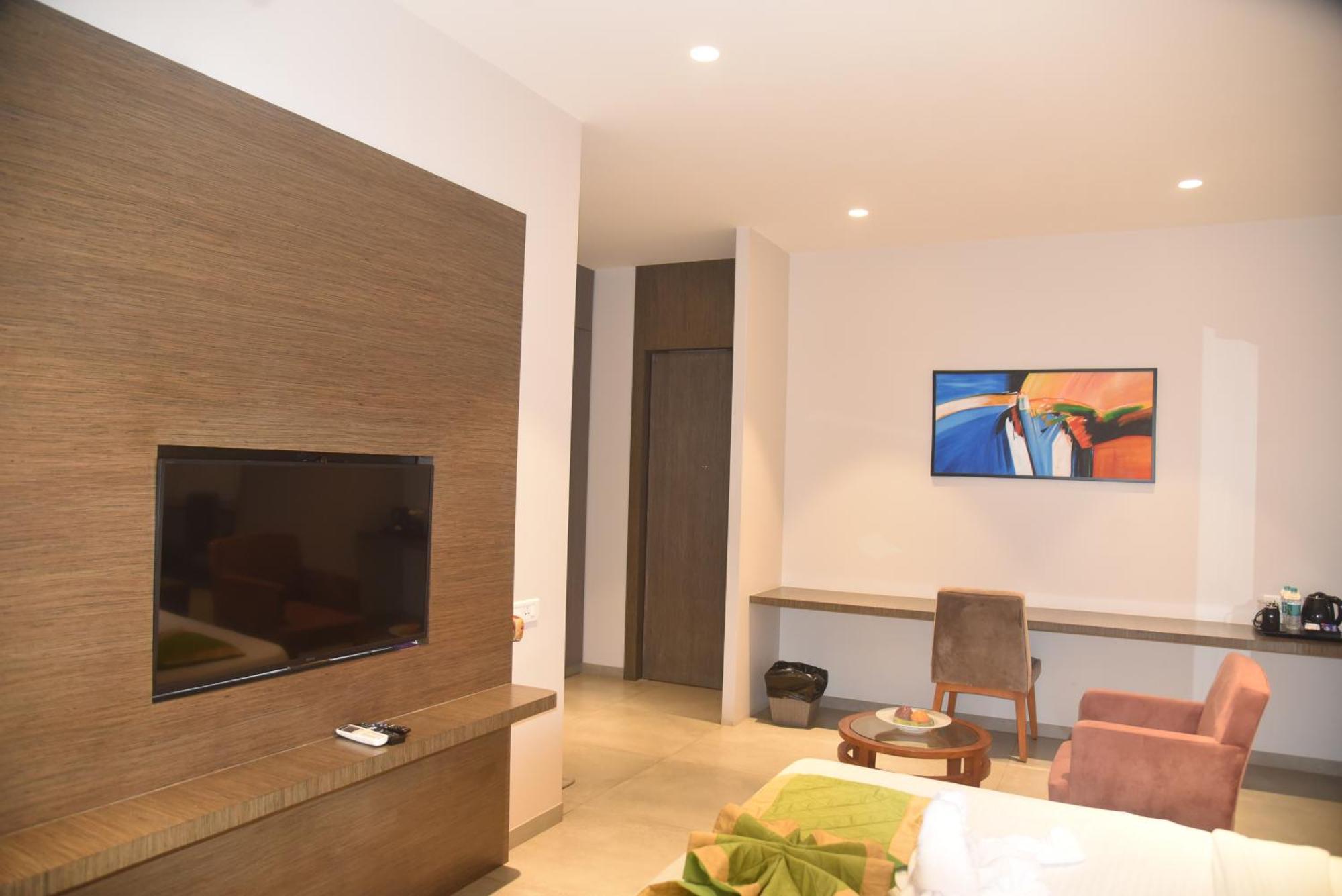 Hotel The Manor - A Boutique Hotel Jorhat Ngoại thất bức ảnh
