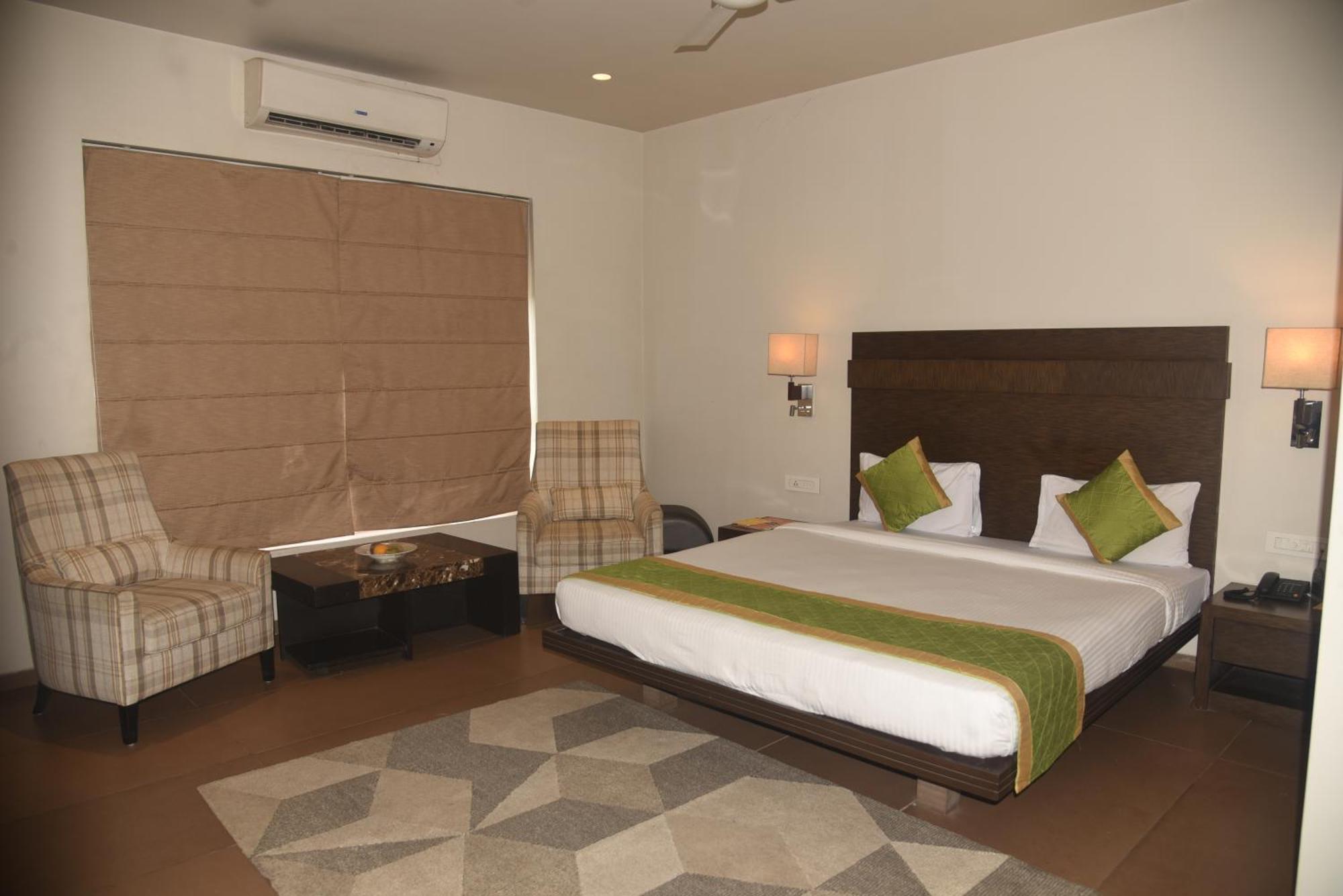 Hotel The Manor - A Boutique Hotel Jorhat Ngoại thất bức ảnh