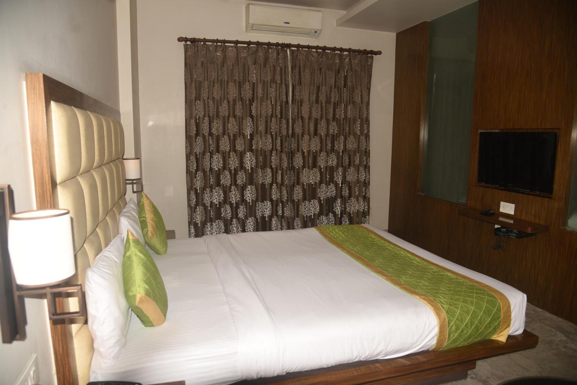 Hotel The Manor - A Boutique Hotel Jorhat Ngoại thất bức ảnh