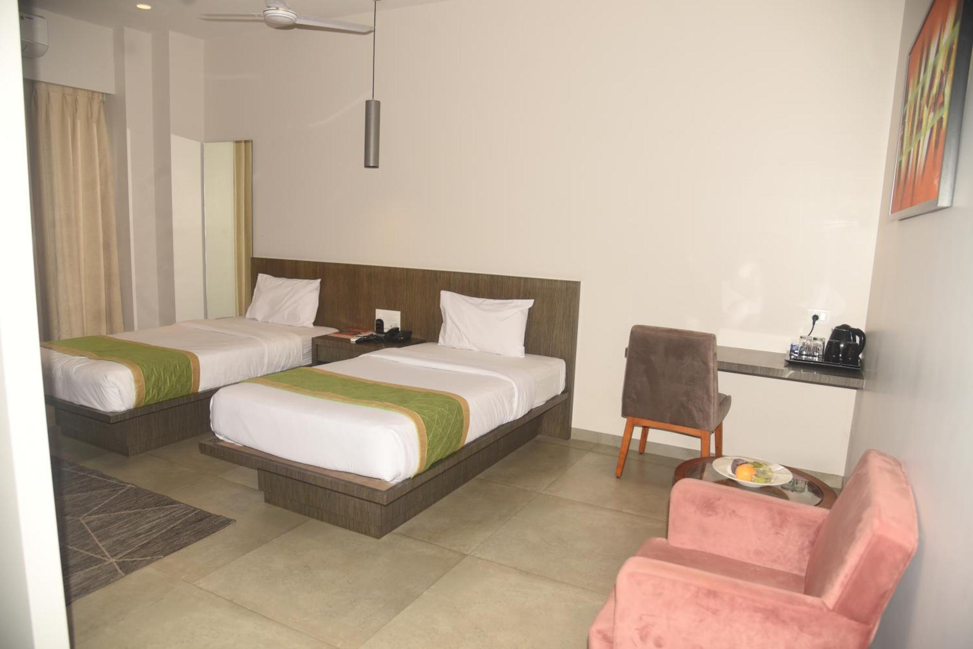 Hotel The Manor - A Boutique Hotel Jorhat Ngoại thất bức ảnh