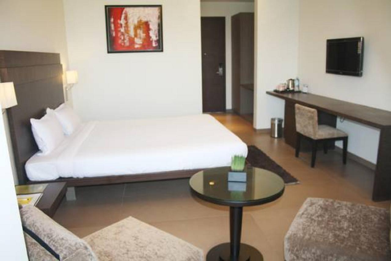 Hotel The Manor - A Boutique Hotel Jorhat Ngoại thất bức ảnh